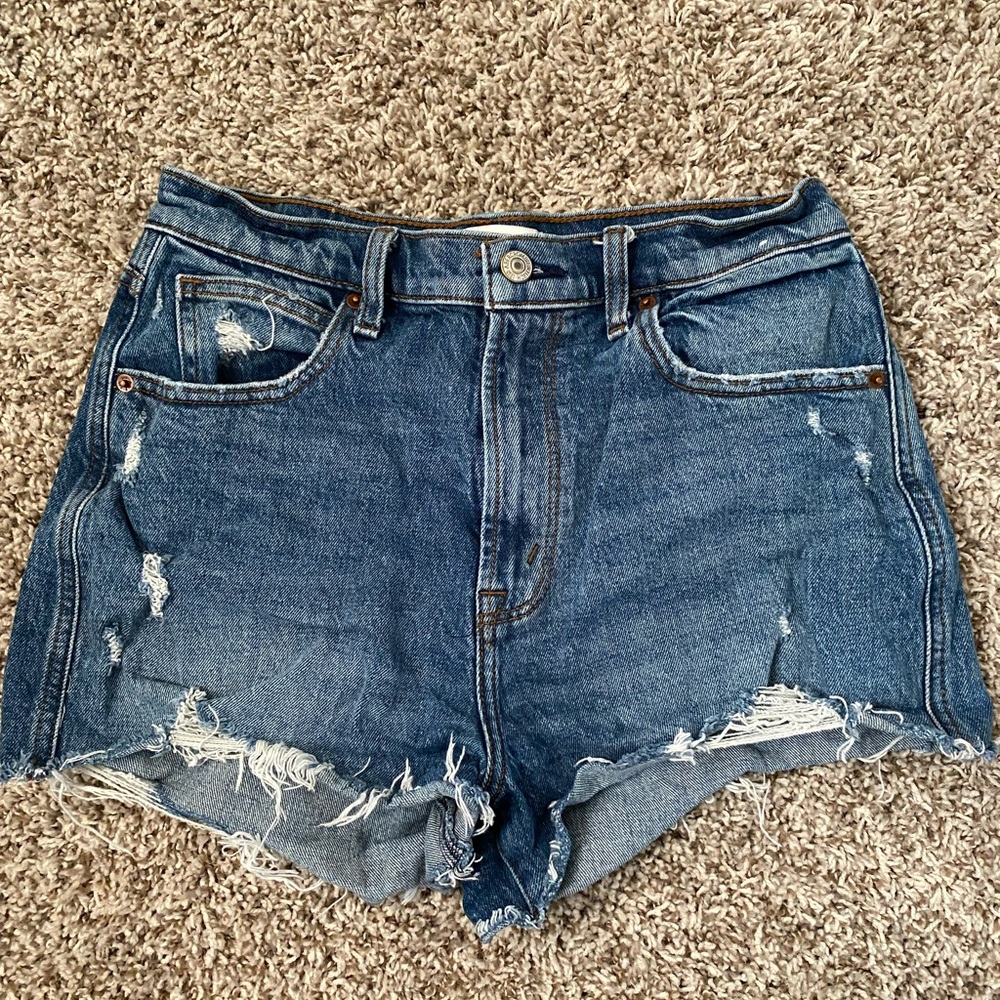 Abercrombie and Fitch hi rise mom short